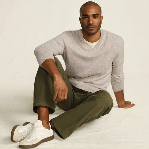 Men's Fine Gauge Cashmere V-neck Sweater