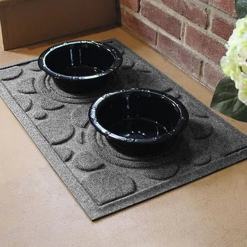 Matterly Waterhog® Dots Dog Bowl Mat