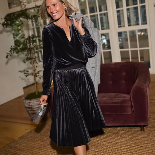 Women's Knit Velvet Pleated Midi Skirt