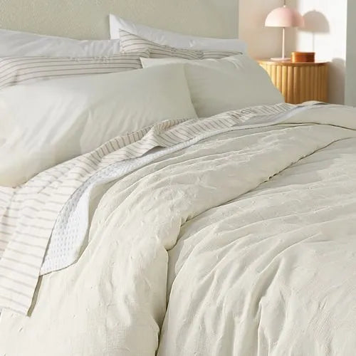Textured Pattern Comforter